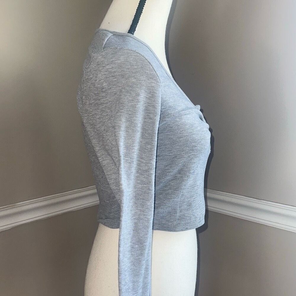 SHEIN Crop Top - Picture 3 of 5